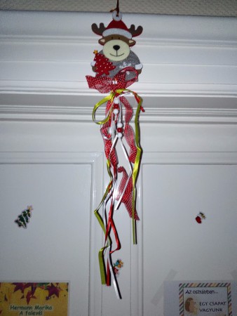 Rénszarvas az ajtón.